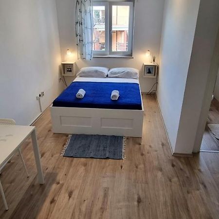 Tiny Studio Big Living Ровинь Экстерьер фото