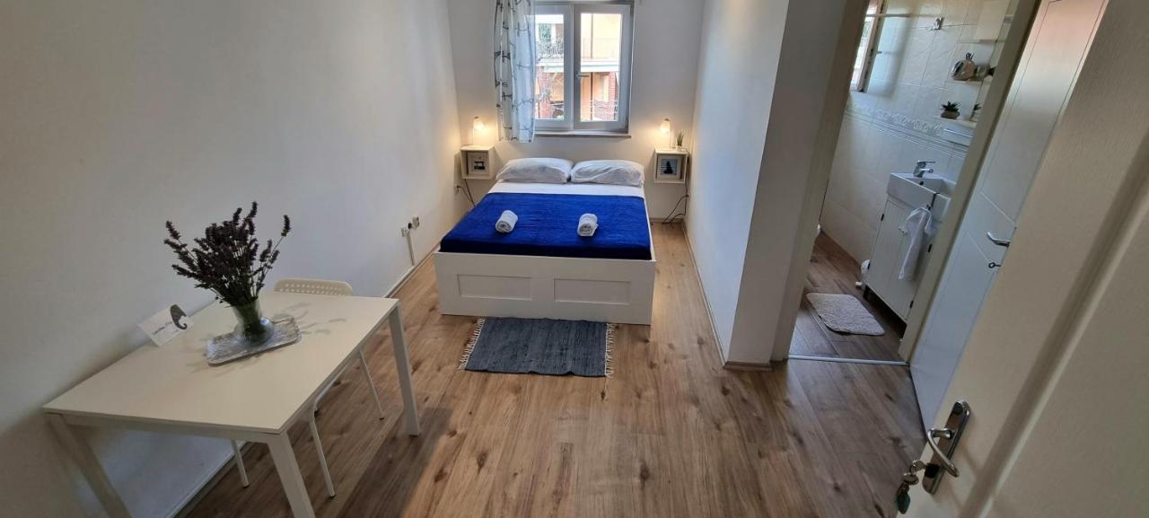 Tiny Studio Big Living Ровинь Экстерьер фото
