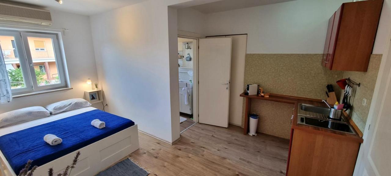 Tiny Studio Big Living Ровинь Экстерьер фото