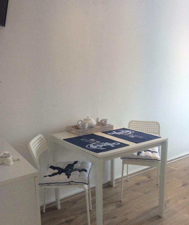Tiny Studio Big Living Ровинь Экстерьер фото